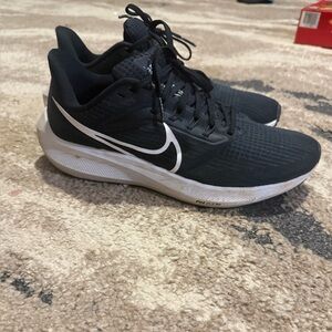 Nike Pegasus XE Black and White Athletic Shoes
